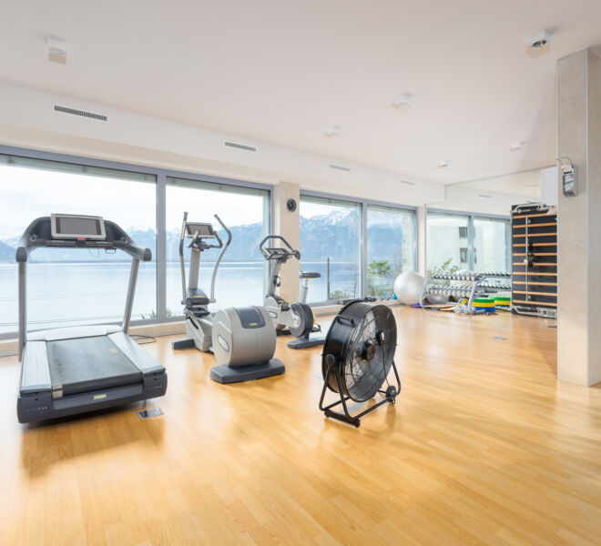 Palestra moderna presso Montreux Lake View Apartments and Spa
