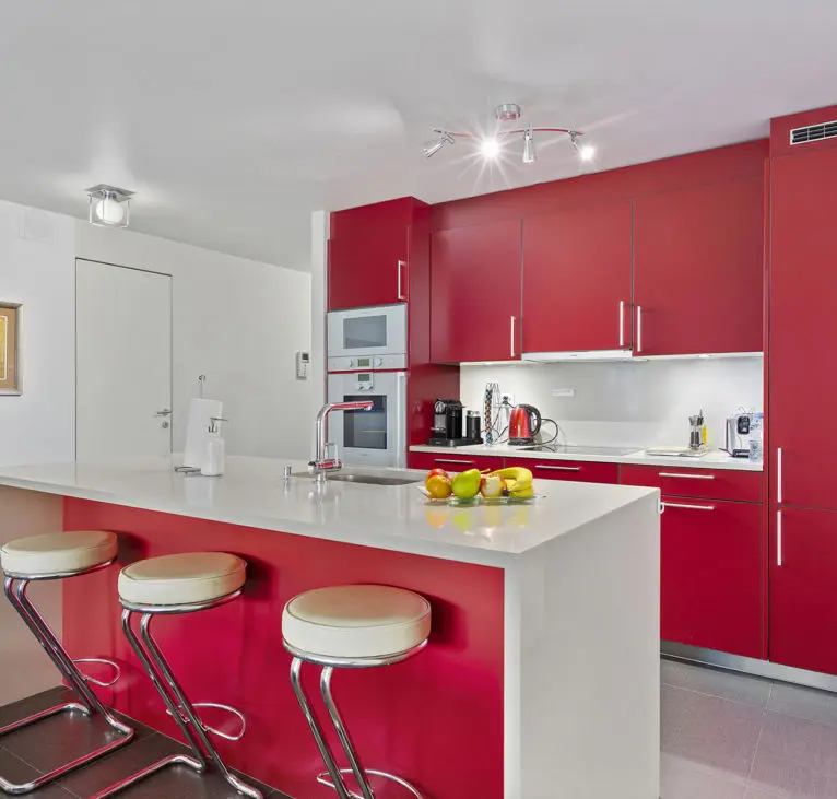Montreux Lake View Apartments and Spa kitchen and dining area