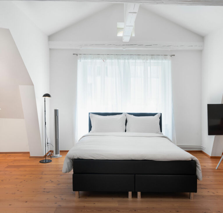 Minimal bedroom designs by The Studios - Montreux