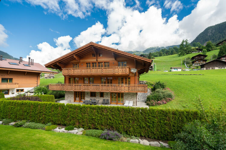 Exterior view photo Chalet Alia Swiss Hotel Apartments