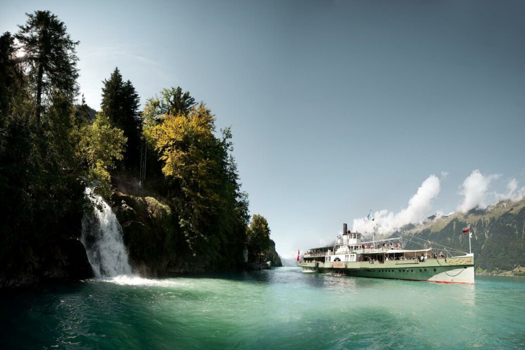 Steamboat on Lake Brienz's turquoise waters