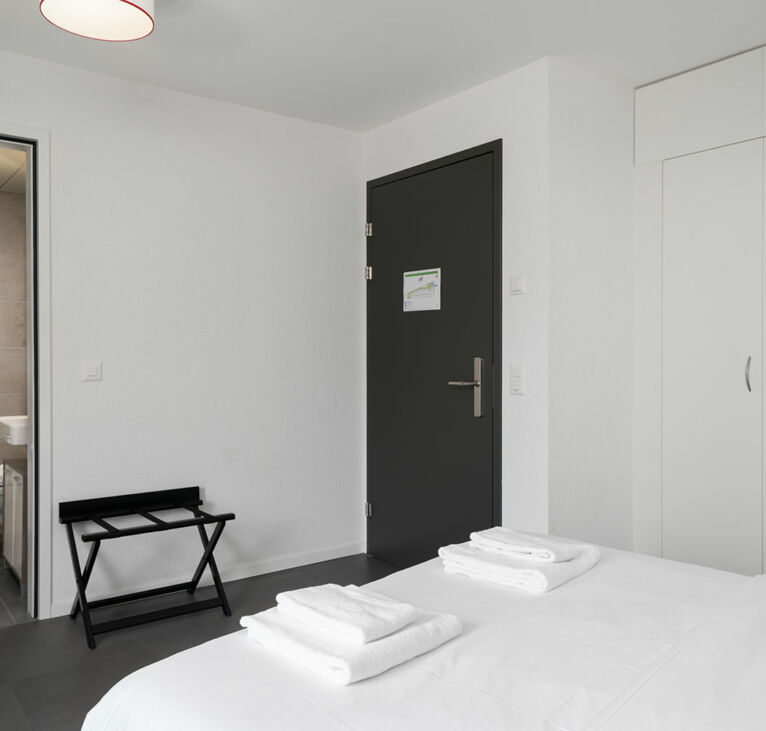 Lake-View-Double-Room-Freddie-Mercury-Swiss-Hotel-Apartments03