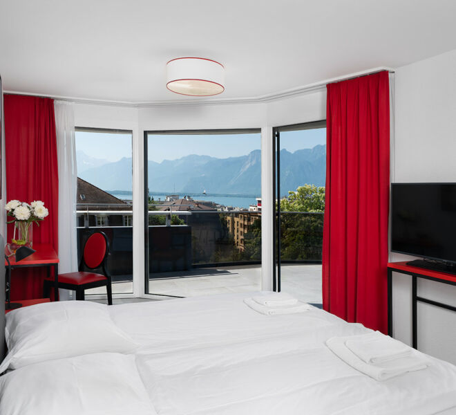 Lake-View-Suite-Freddie-Mercury-Swiss-Hotel-Apartments-01