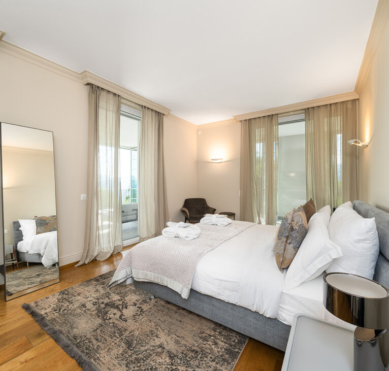 Four Bedroom Garden House Apartment
