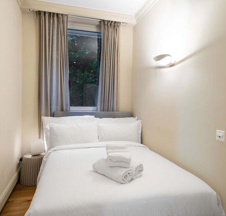 Four Bedroom Garden House Apartment