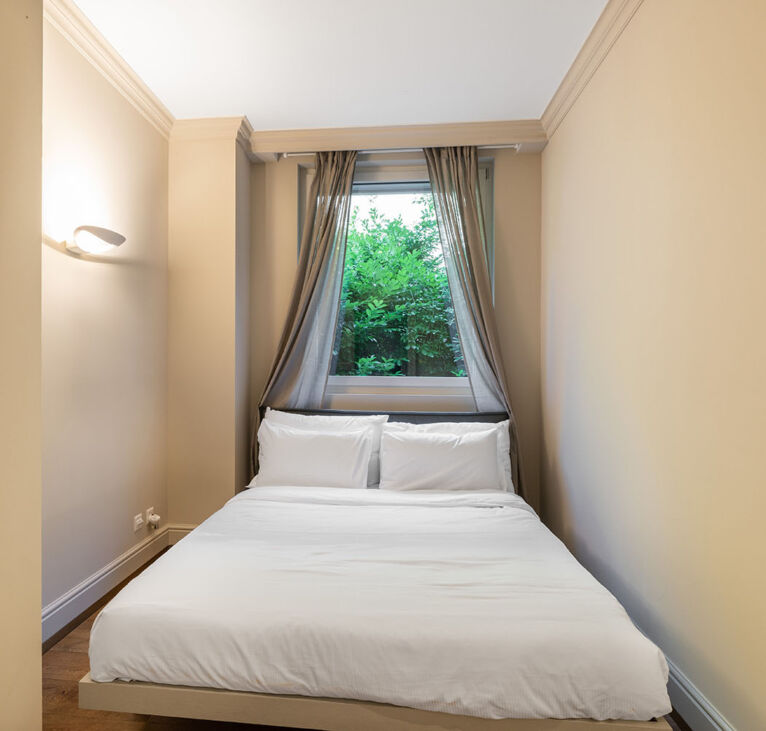 Four Bedroom Garden House Apartment