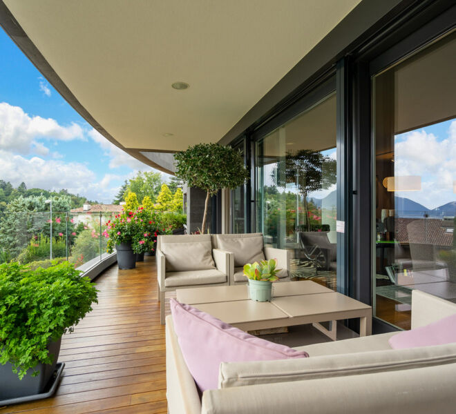 Balcón-Vista-Cuatro-dormitorios-Lugano-Vista-Lago-Apartamento-Spa-Hotel-Suizo-Apartamentos02