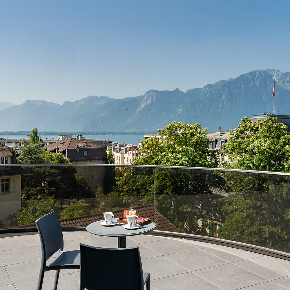 Lake-View-Suite-Freddie-Mercury-Swiss-Hotel-Apartments-06