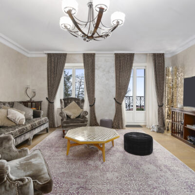Luxuriöses Wohnzimmer in den Montreux Grand Rue Apartments